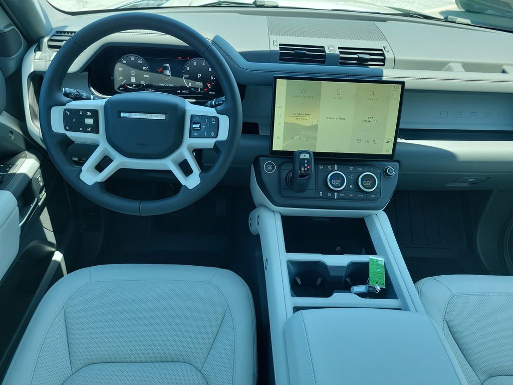 New 2026 Land Rover Defender 110 X-Dynamic SE AWD/4WD image 17