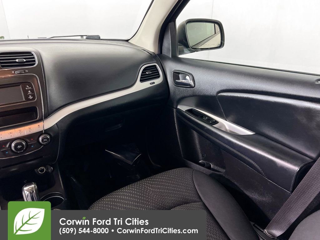 Used 2018 Dodge Journey SE w/ Connectivity Group FWD image 24