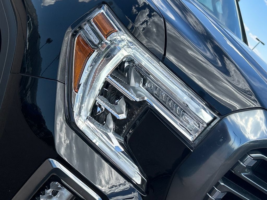 Used 2022 GMC Sierra 1500 AT4 w/ AT4 Carbonpro Edition AWD/4WD image 35