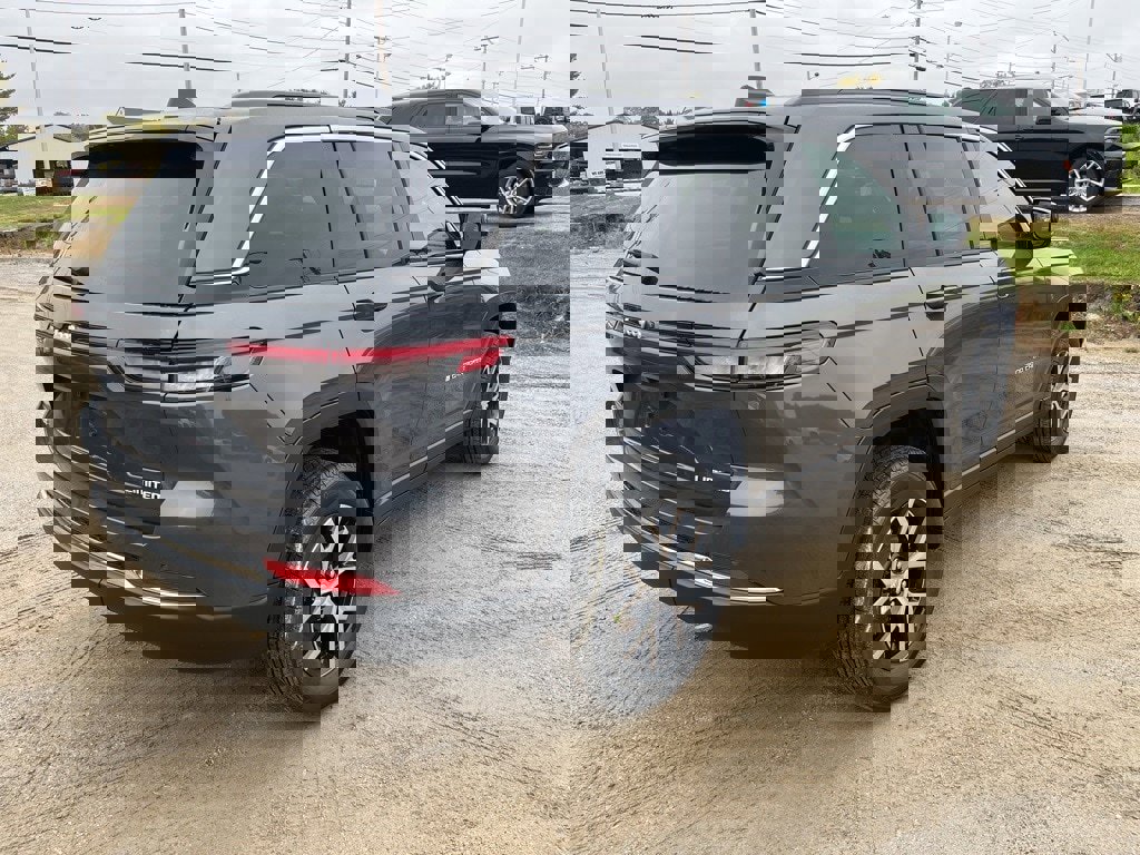 New 2025 Jeep Grand Cherokee Limited image 7