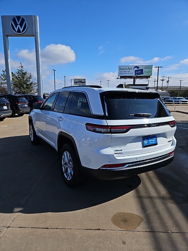 Used 2024 Jeep Grand Cherokee Limited image 7