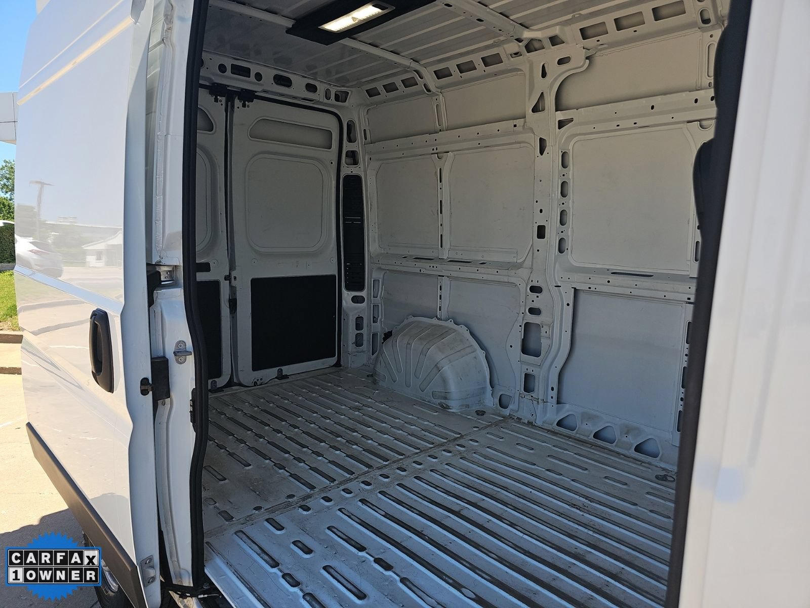 Used 2025 RAM ProMaster 2500 w/ Convenience Group FWD image 21