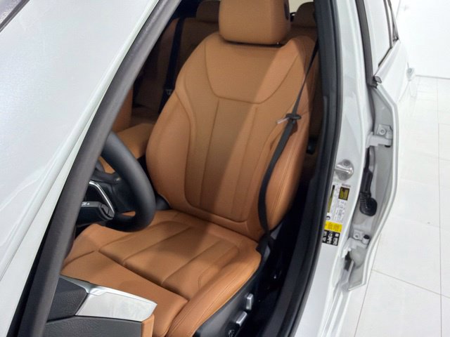 Certified 2023 BMW 330i xDrive Sedan w/ Premium Package AWD/4WD image 13