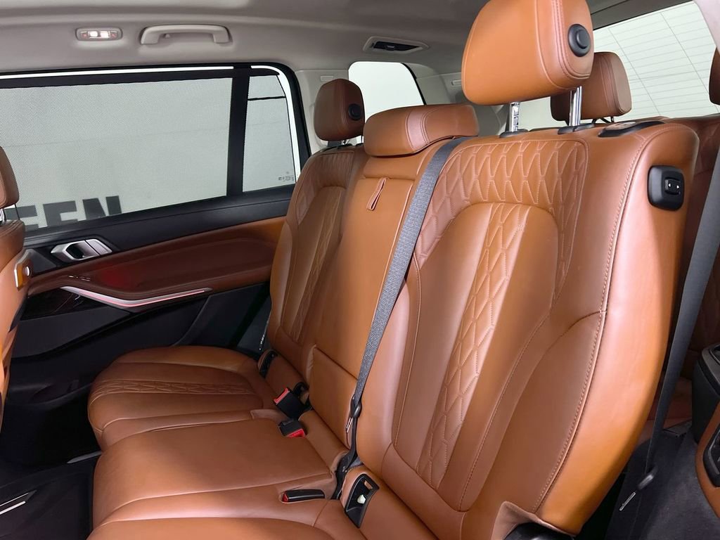Used 2023 BMW X7 xDrive40i w/ Premium Package image 24