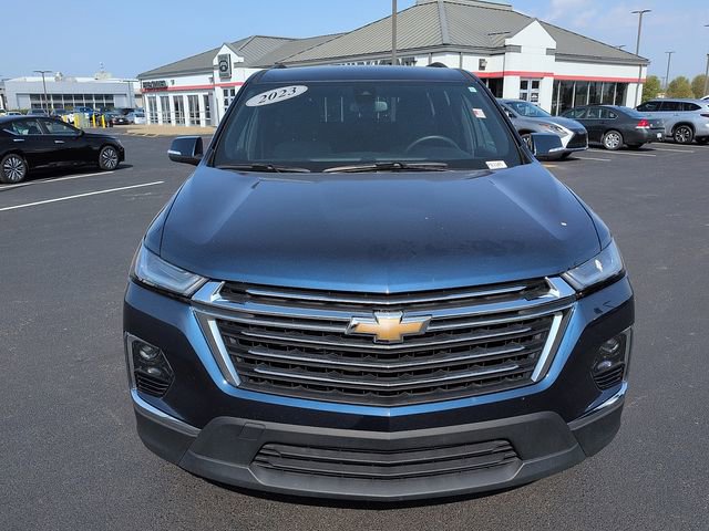 Used 2023 Chevrolet Traverse LT image 2