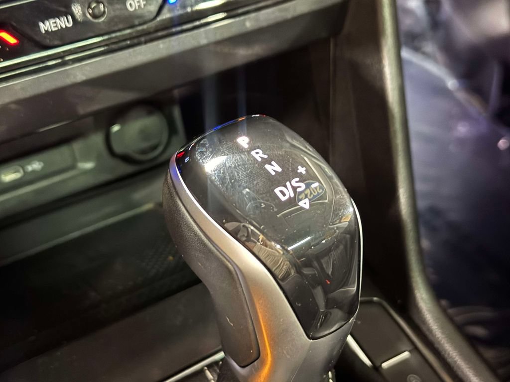 Used 2022 Volkswagen Tiguan SE AWD/4WD image 12