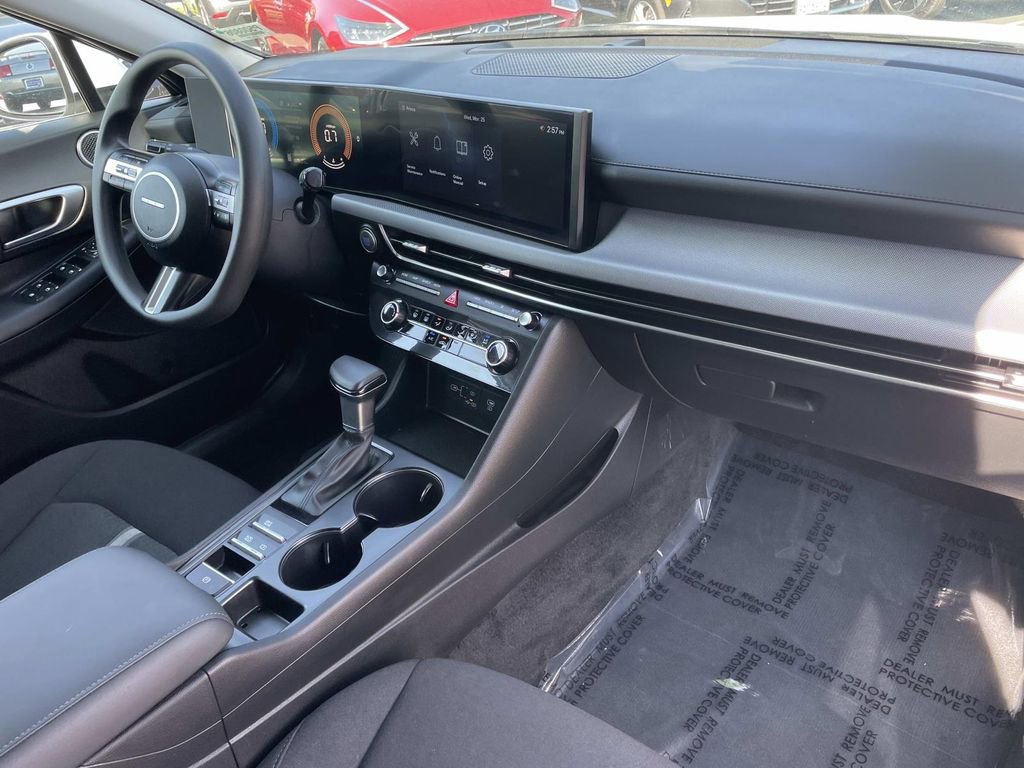 Certified 2025 Hyundai Sonata SE image 28