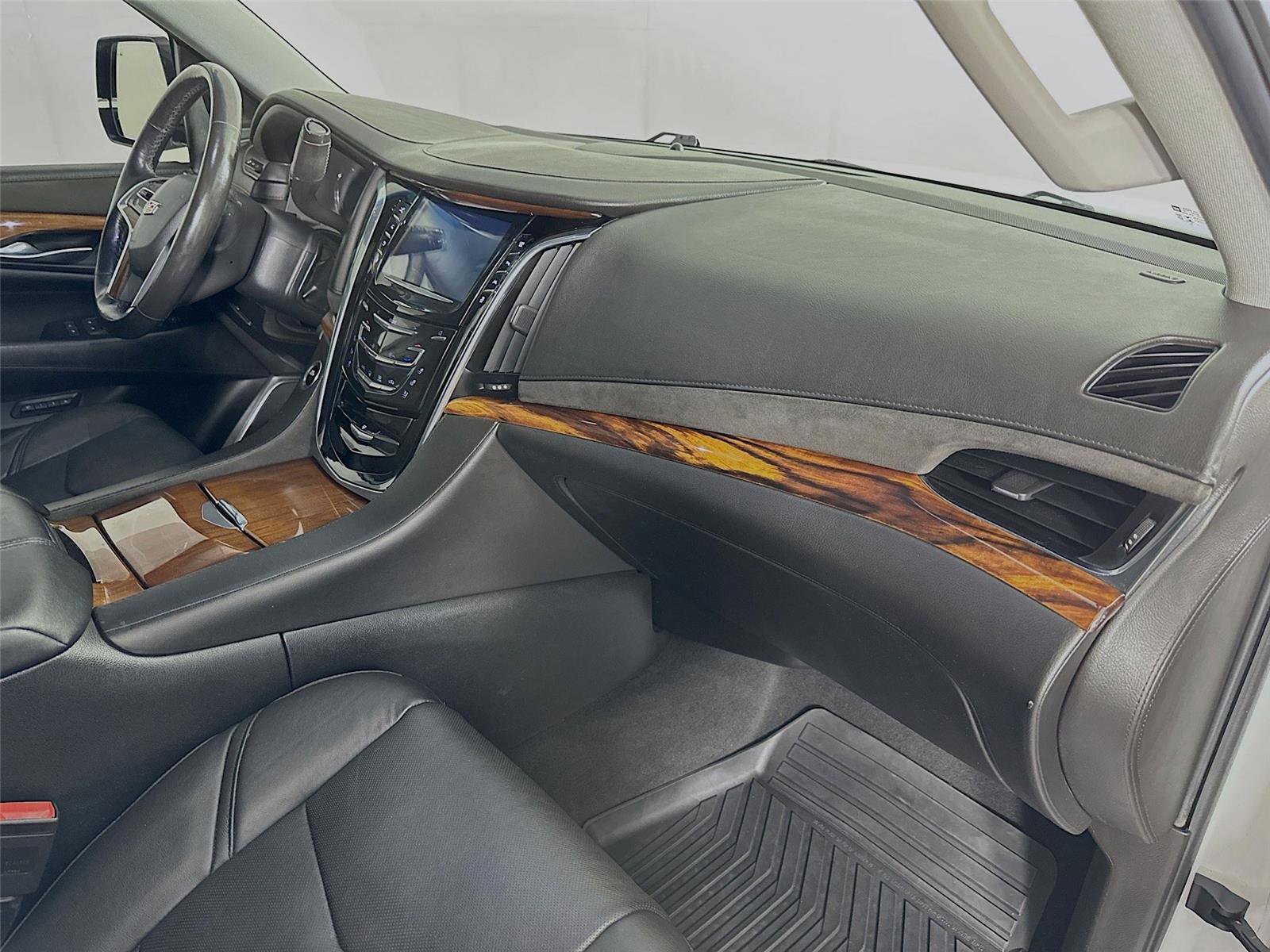 Used 2016 Cadillac Escalade ESV Premium AWD/4WD image 31
