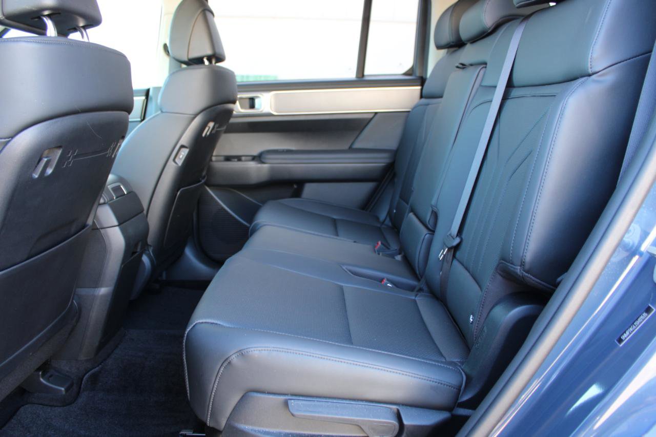 Used 2025 Hyundai Santa Fe SEL image 35