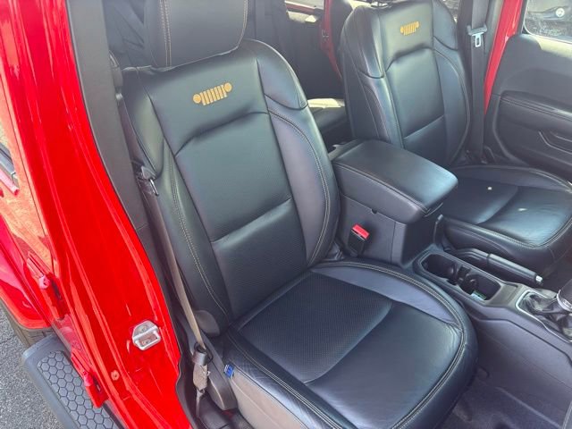 Used 2025 Jeep Wrangler Unlimited Sahara w/ Safety Group AWD/4WD image 17