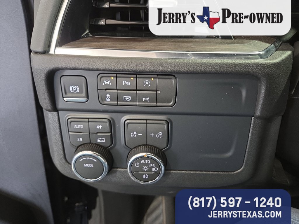 Used 2026 Chevrolet Suburban LT w/ Comfort Package AWD/4WD image 13