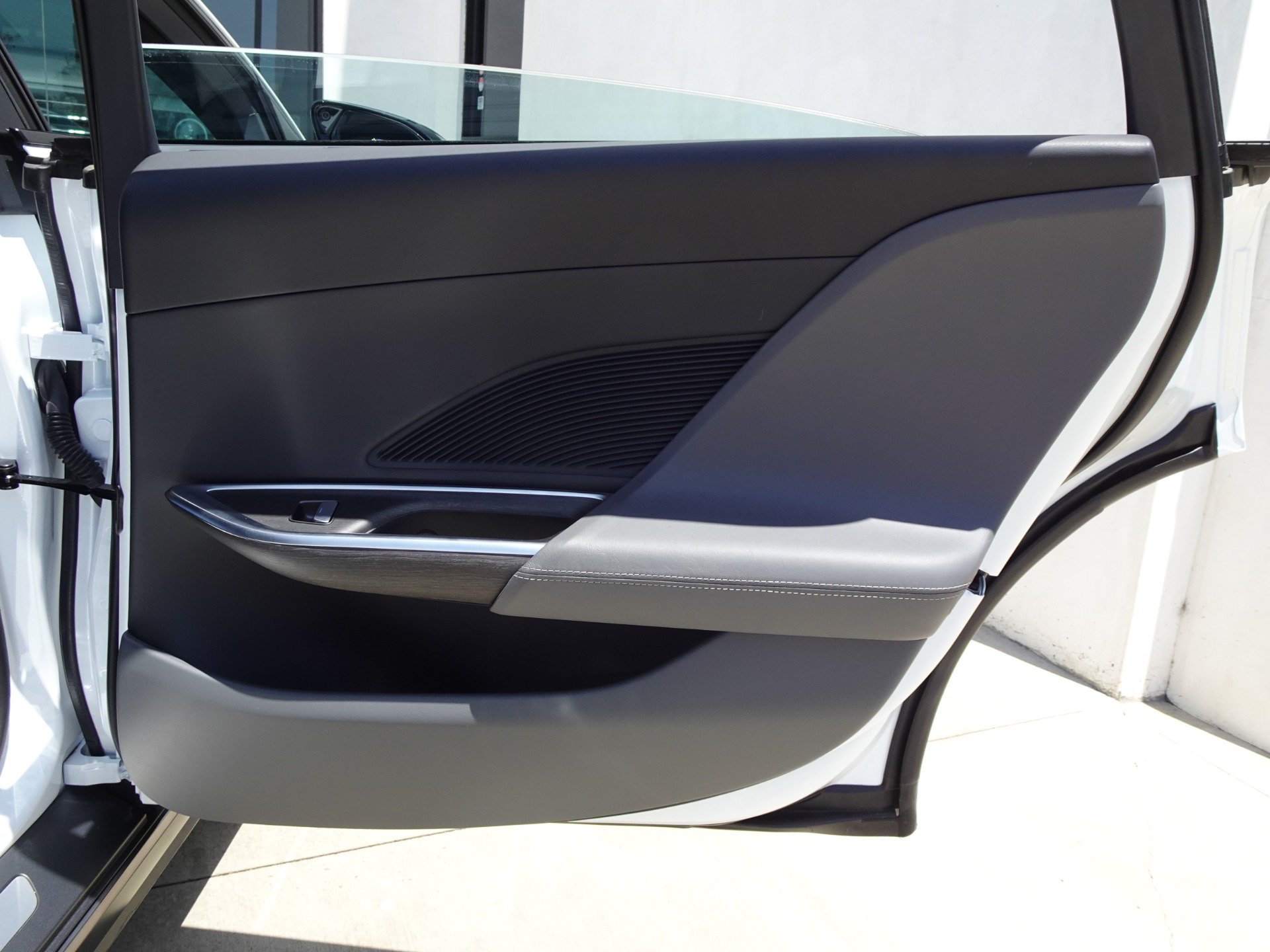 Used 2024 Lucid Air Touring AWD/4WD image 17