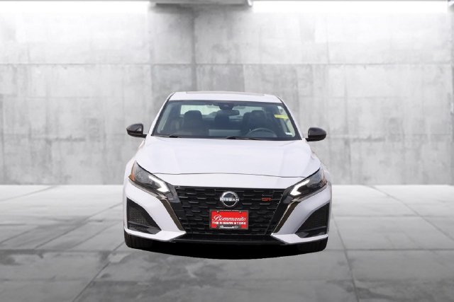 Certified 2025 Nissan Altima 2.5 SR w/ SR Premium Package AWD/4WD image 4