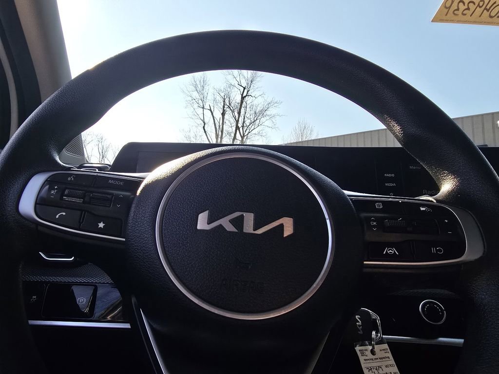 Used 2023 Kia Sportage LX image 24