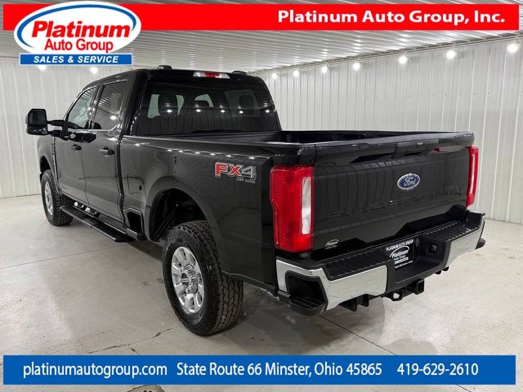 Used 2024 Ford F250 XLT w/ FX4 Off-Road Package AWD/4WD image 3
