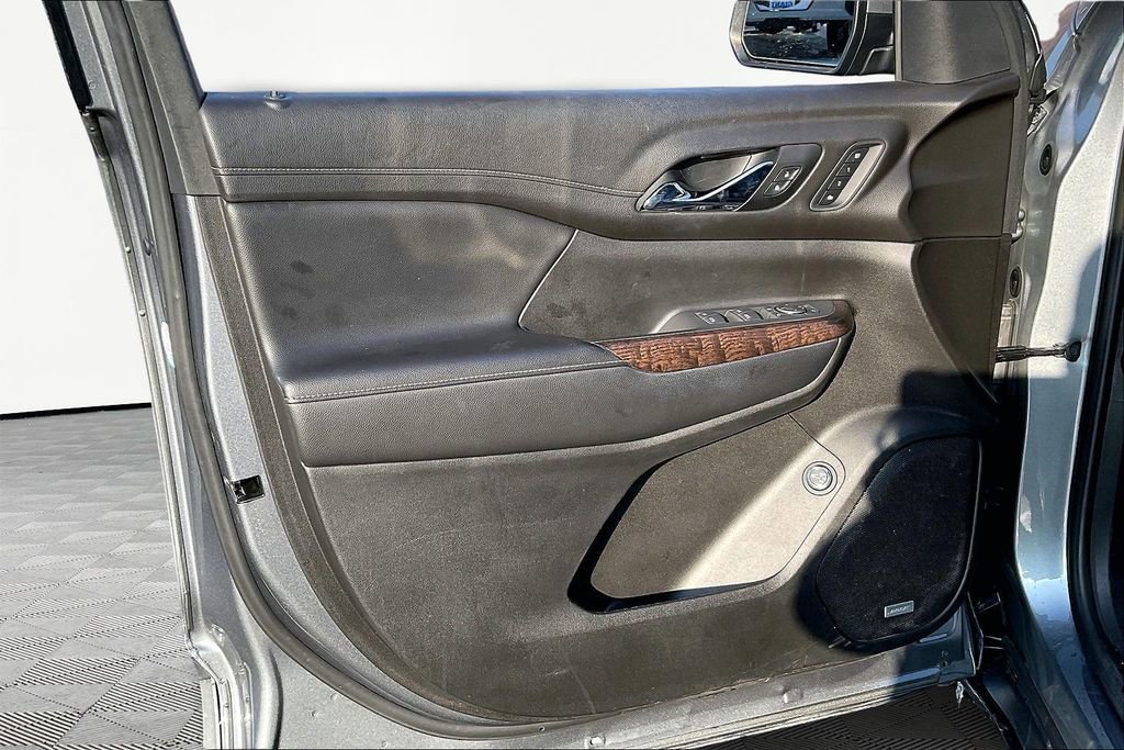 Used 2021 GMC Acadia Denali w/ Denali Technology Package image 22