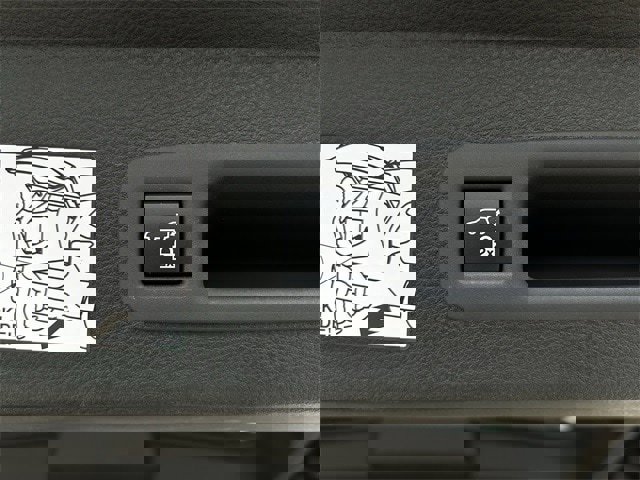 Used 2024 Toyota Sienna Limited image 36