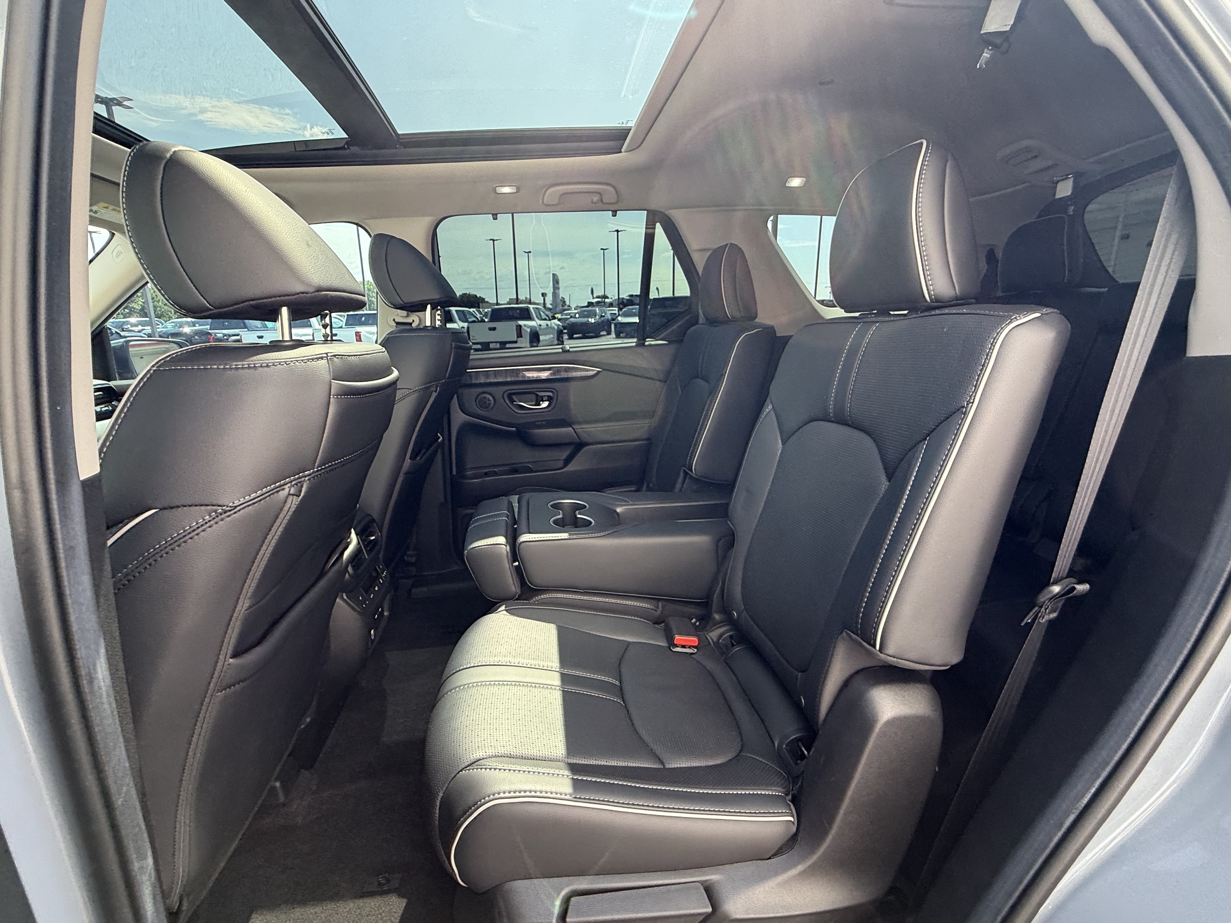 Used 2024 Honda Pilot Elite image 5
