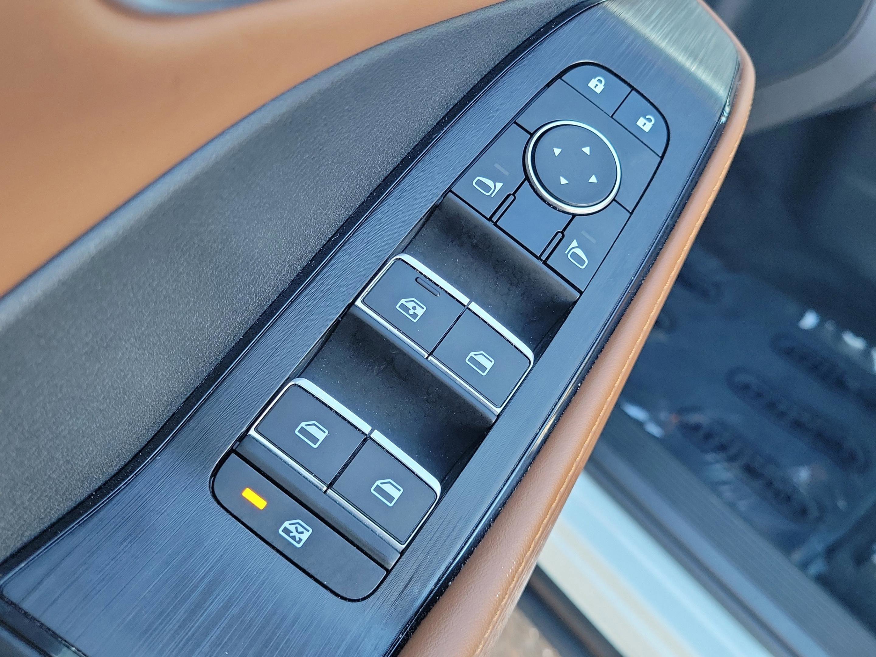 Used 2024 Nissan Rogue Platinum w/ Platinum Premium Package image 14