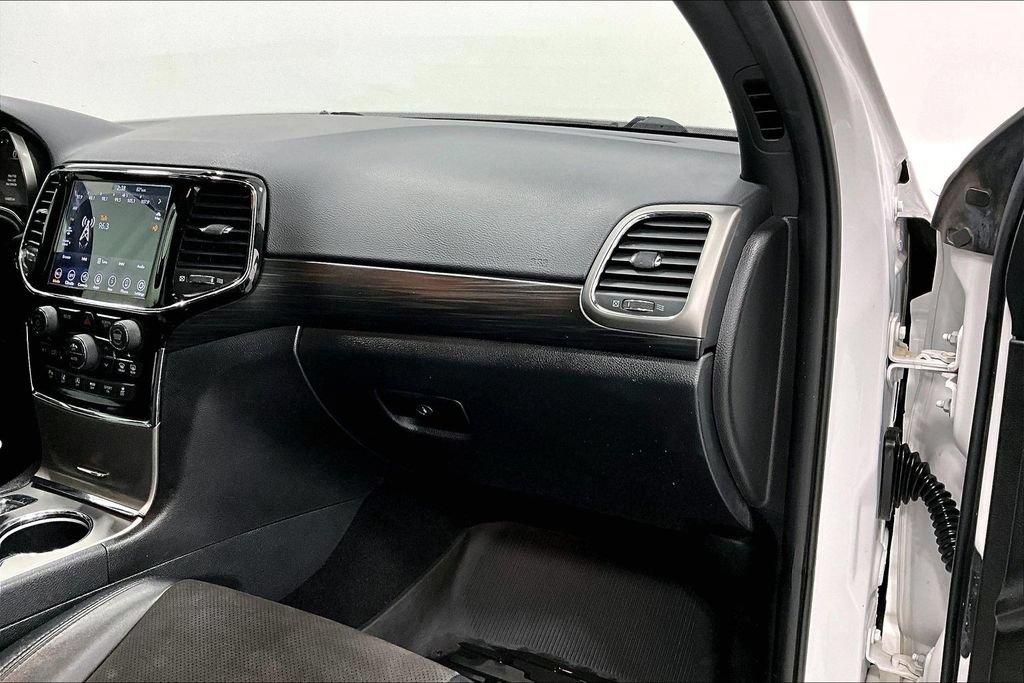 Used 2020 Jeep Grand Cherokee Altitude AWD/4WD image 18