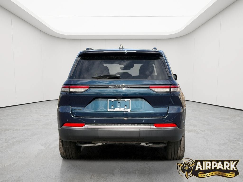New 2026 Jeep Grand Cherokee Limited w/ Limited Altitude Package AWD/4WD image 6