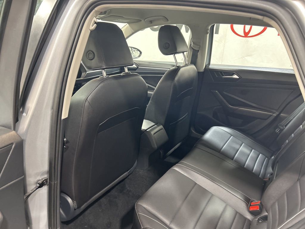 Used 2024 Volkswagen Jetta SE image 17