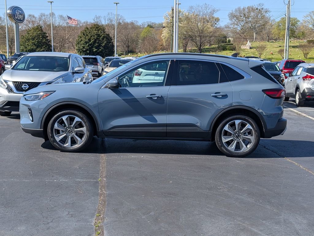 Used 2023 Ford Escape Platinum w/ Premium Technology Package image 5