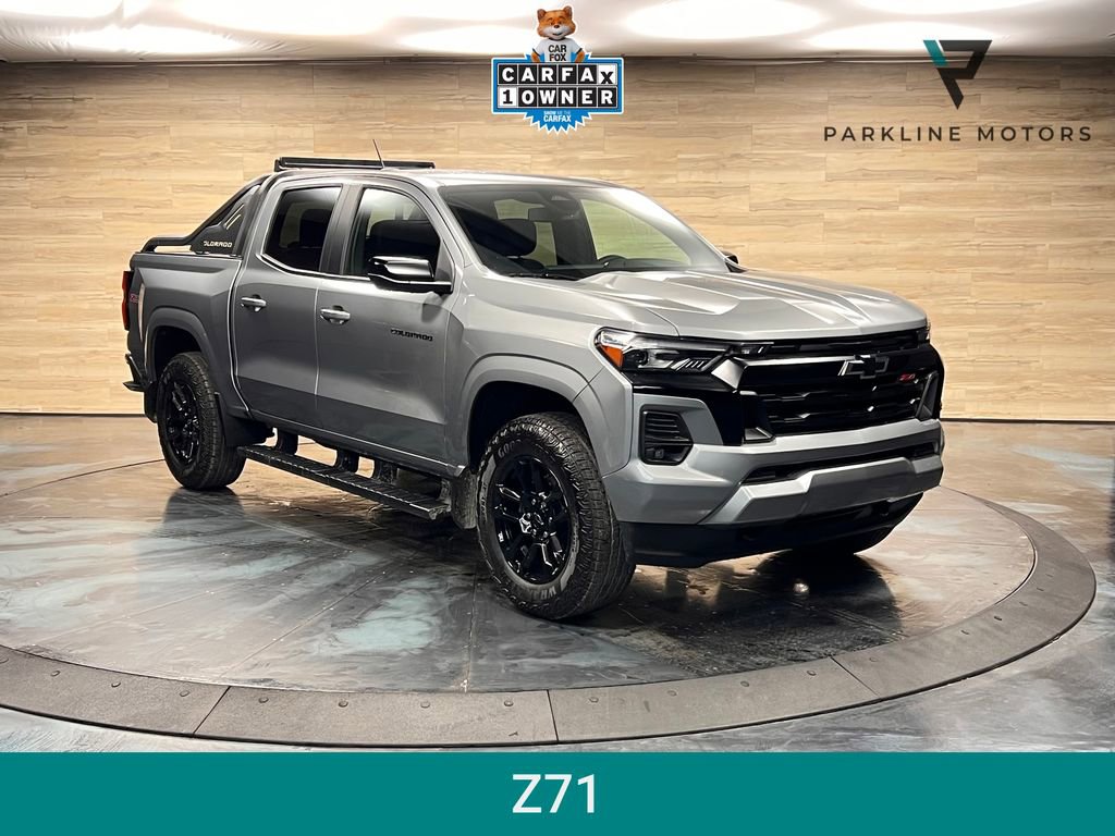 Used 2025 Chevrolet Colorado Z71 w/ Midnight Edition