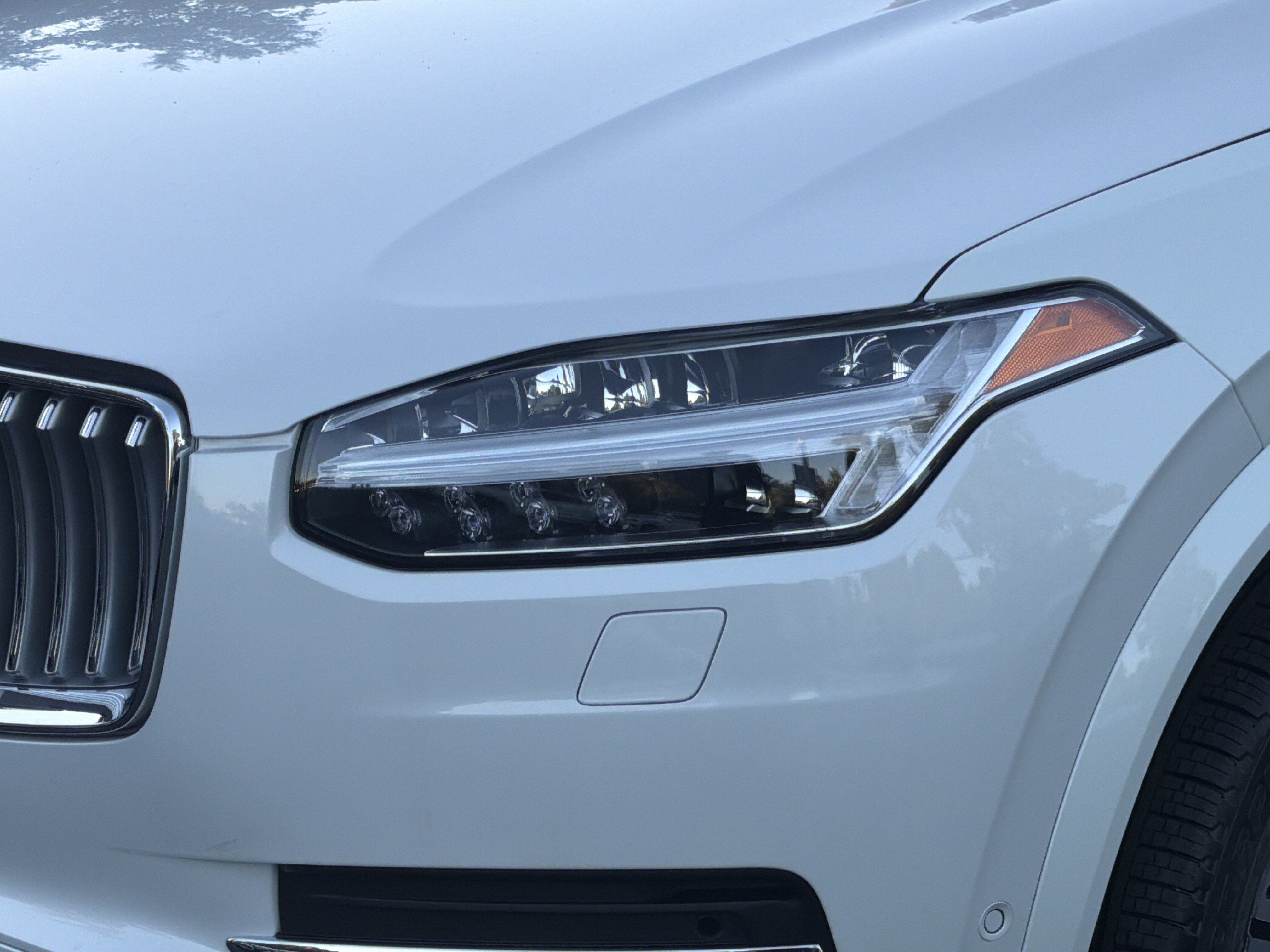 Certified 2024 Volvo XC90 T8 Plus w/ Protection Package Premier AWD/4WD image 6