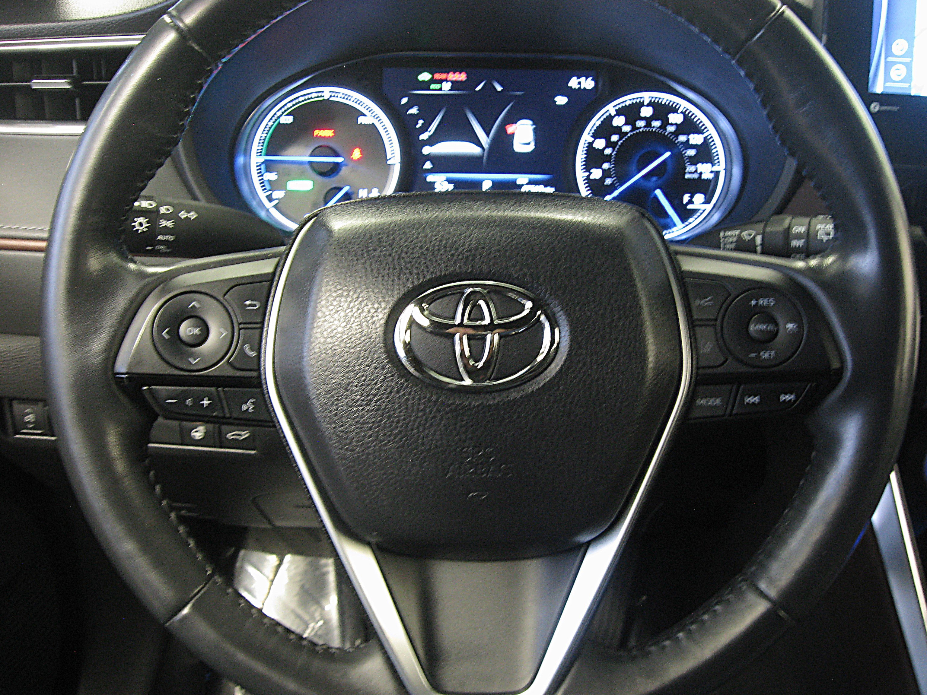 Used 2021 Toyota Venza XLE image 13