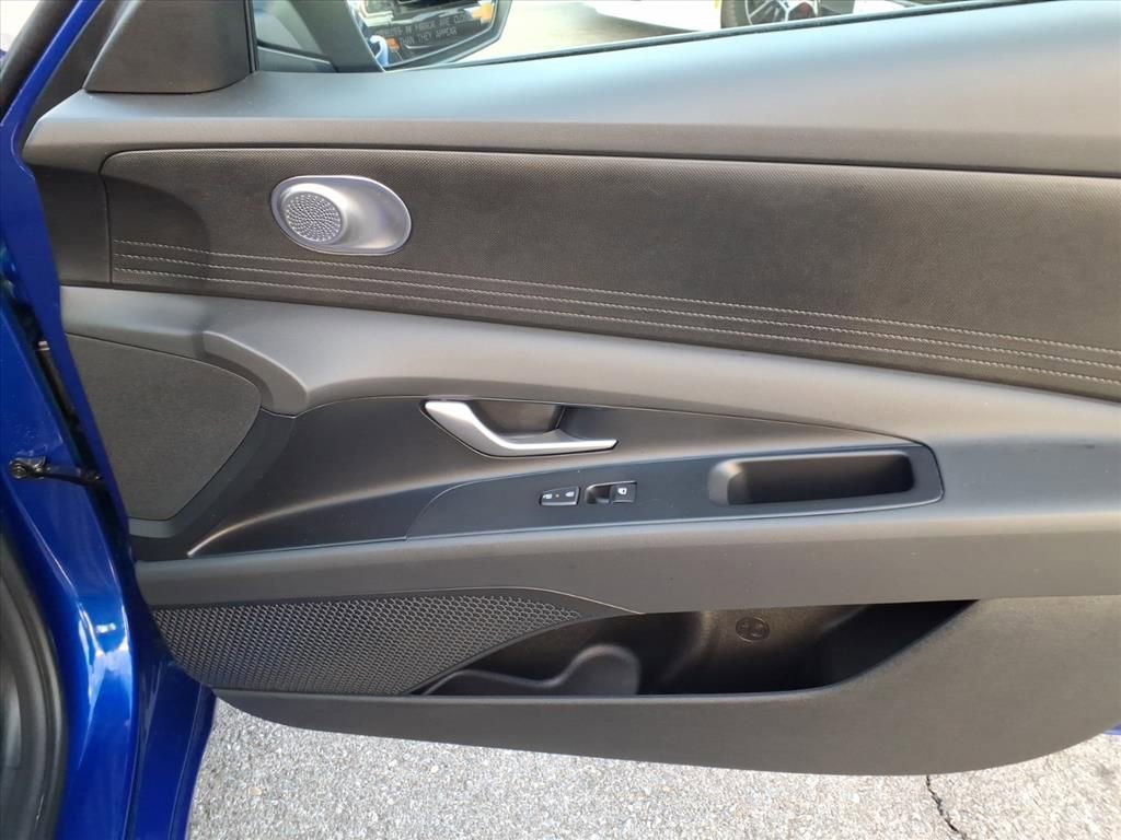 Used 2026 Hyundai Elantra SE image 30