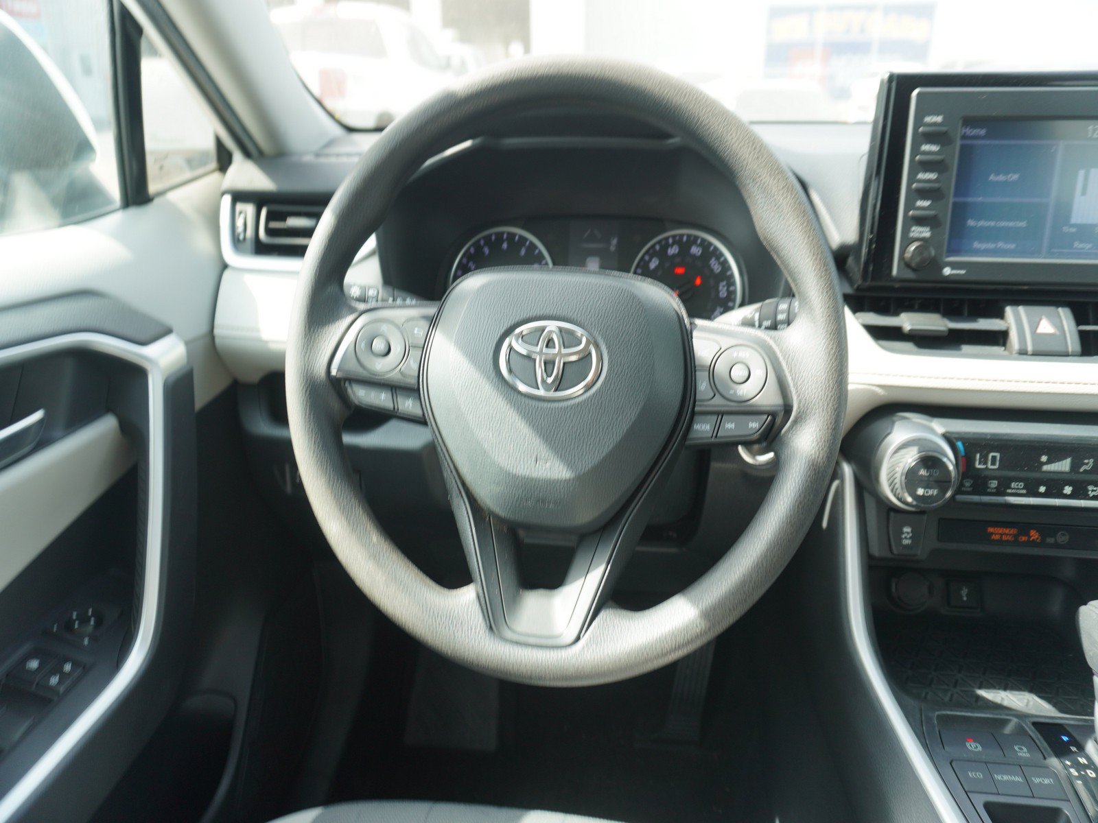 Used 2020 Toyota RAV4 XLE w/ All Weather Liner Package FWD image 16