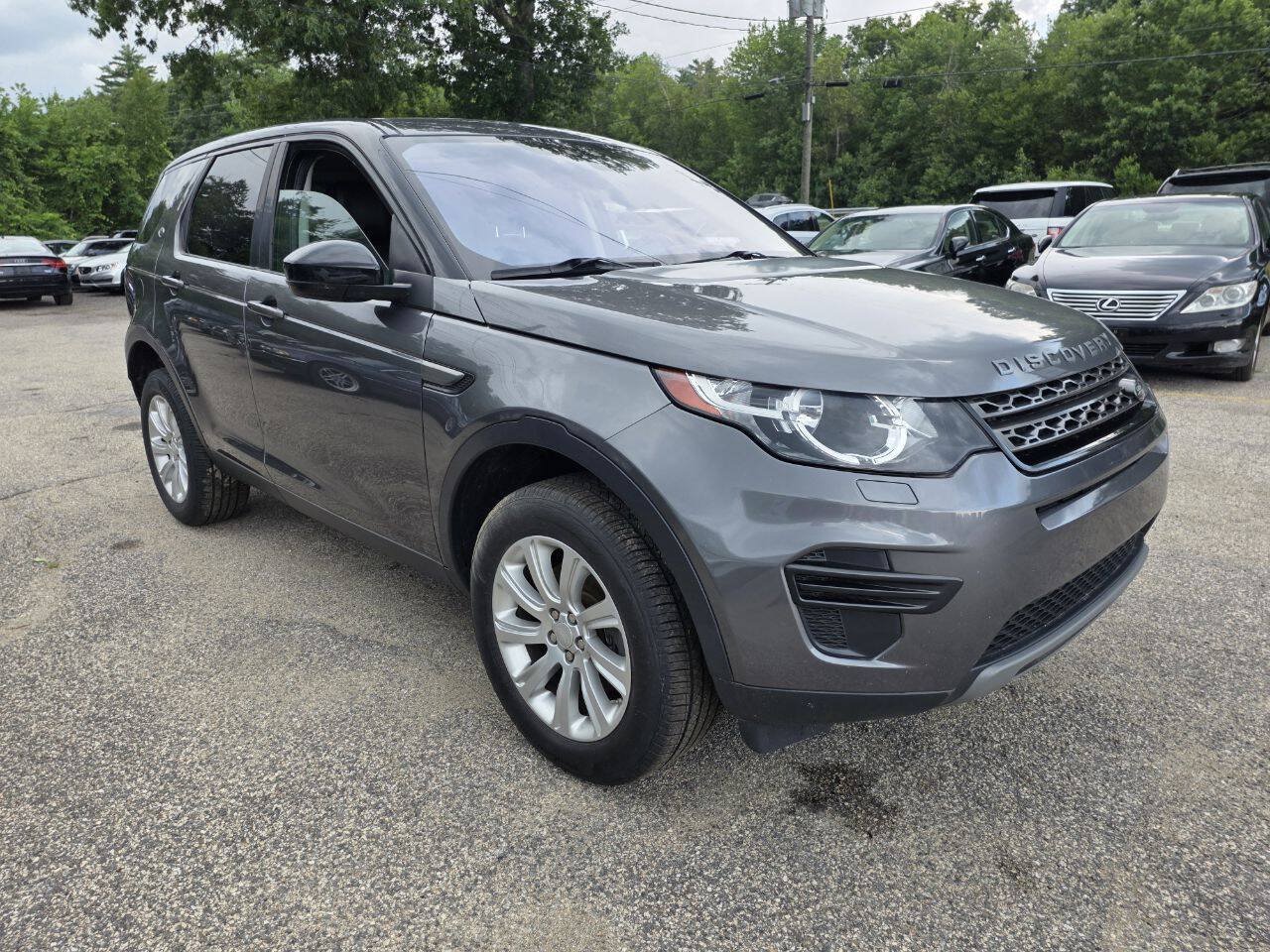 Used 2017 Land Rover Discovery Sport SE AWD/4WD image 8