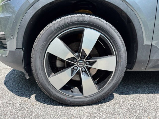 Used 2019 Volvo XC40 T5 Momentum AWD/4WD image 2
