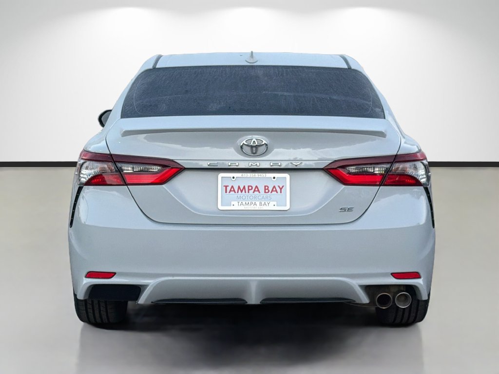 Used 2022 Toyota Camry SE FWD image 4