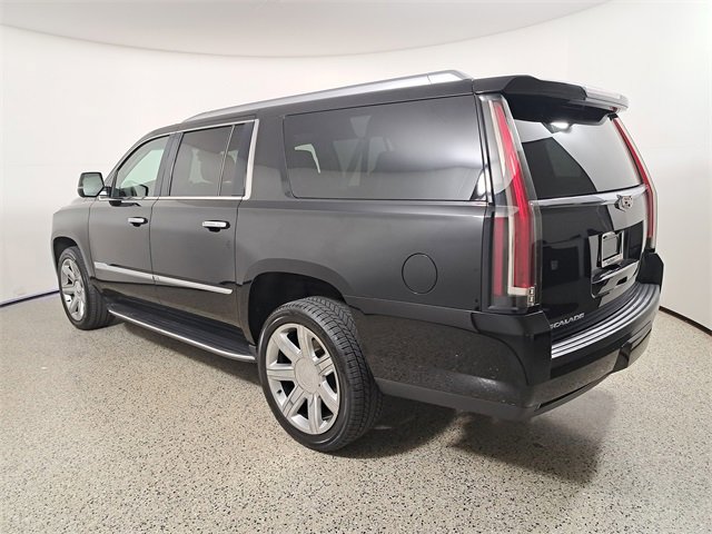 Used 2020 Cadillac Escalade ESV Premium Luxury image 7