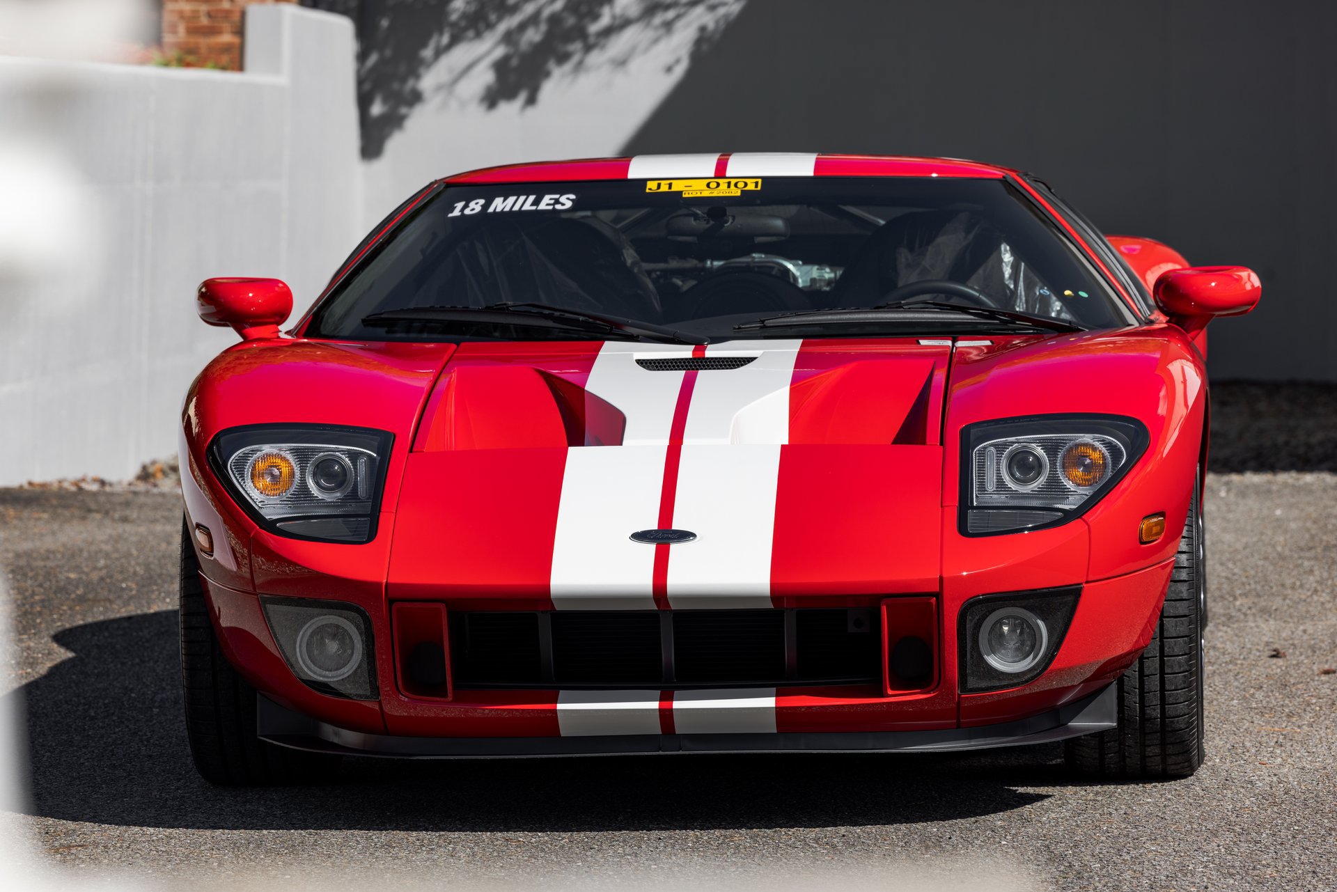 Used 2006 Ford GT RWD image 16