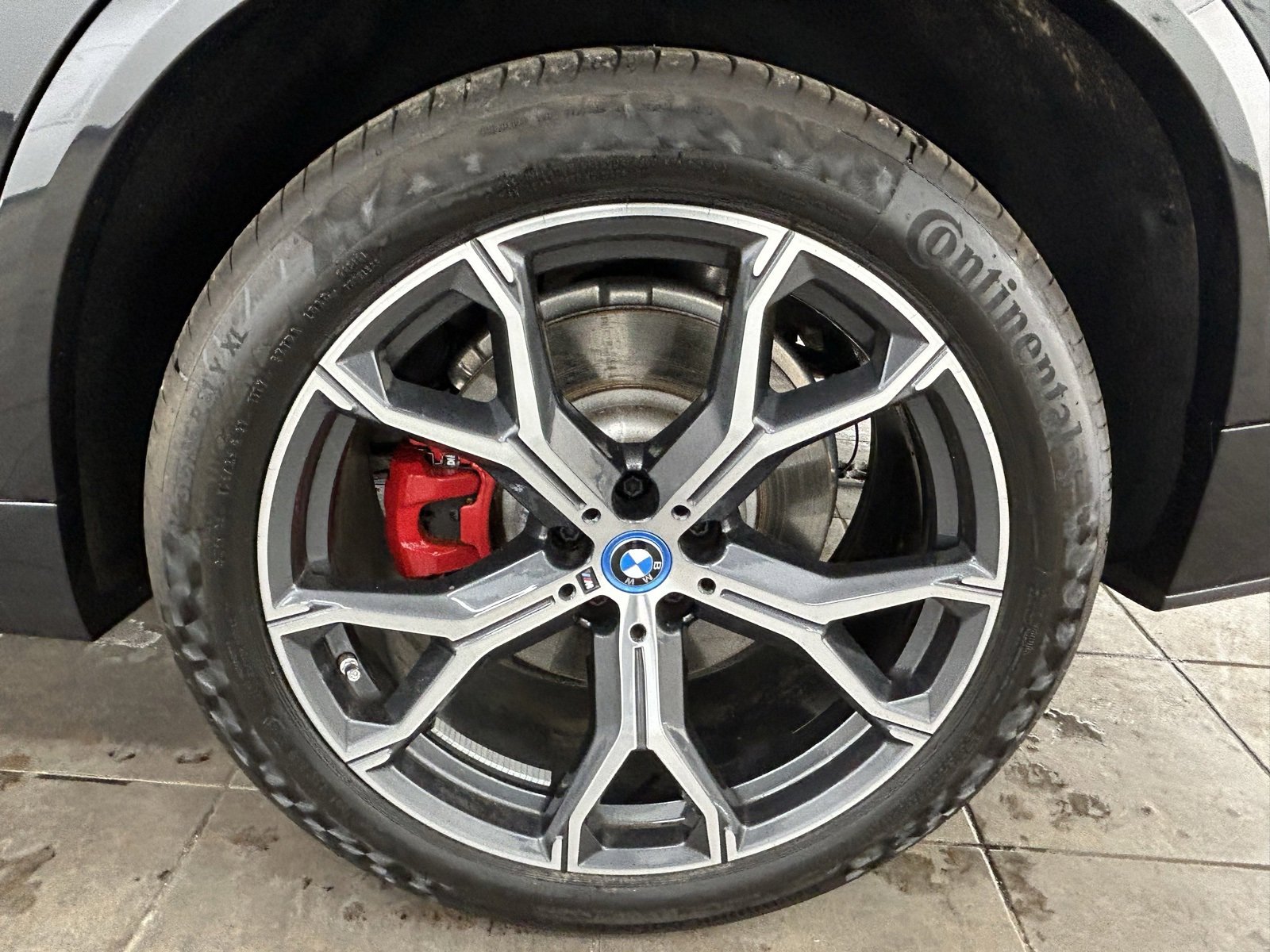 Used 2025 BMW X5 xDrive50e w/ M Sport Package image 37