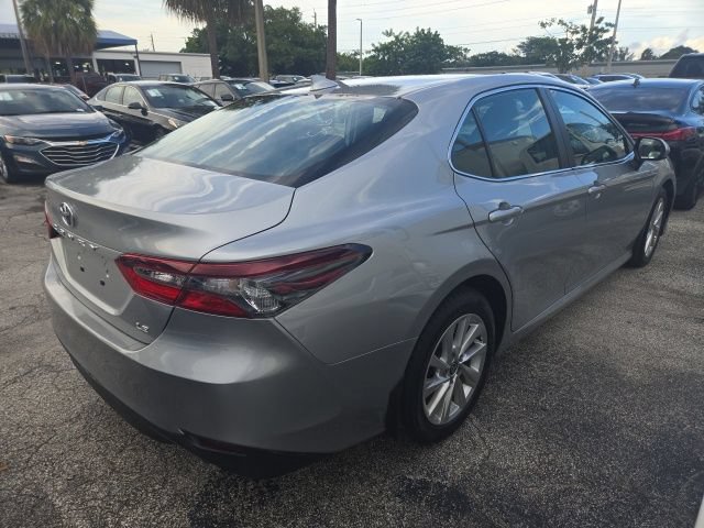 Used 2023 Toyota Camry LE FWD image 4