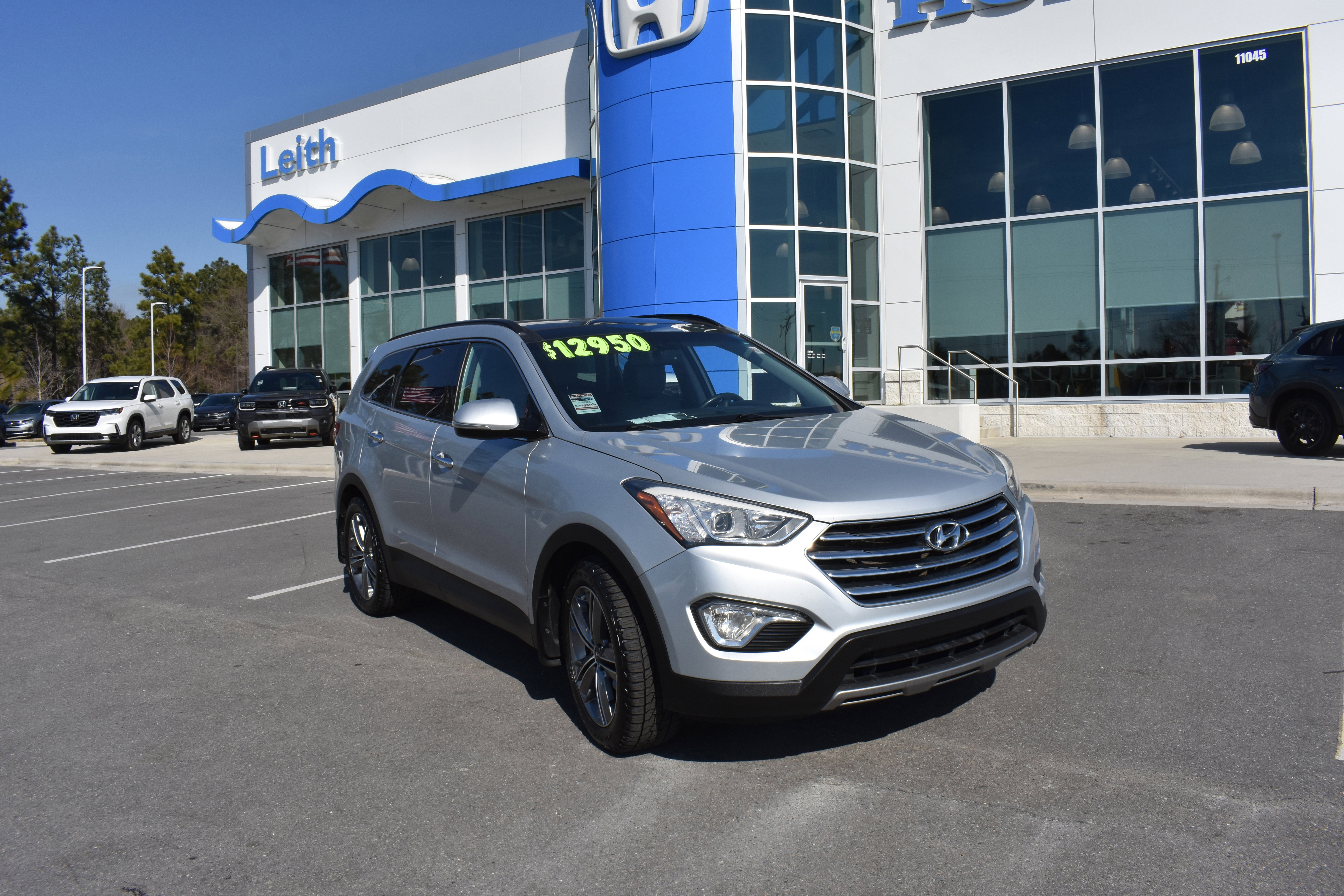 Used 2016 Hyundai Santa Fe Limited w/ Option Group 04 image 1