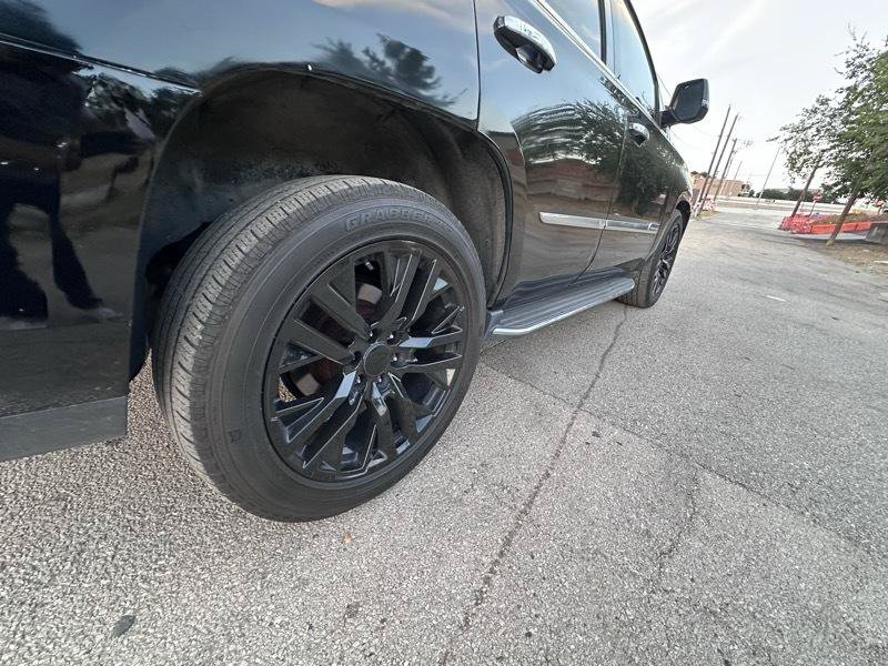 Used 2017 Cadillac Escalade Luxury AWD/4WD image 10