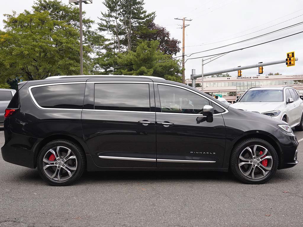 Used 2022 Chrysler Pacifica Pinnacle AWD/4WD image 22