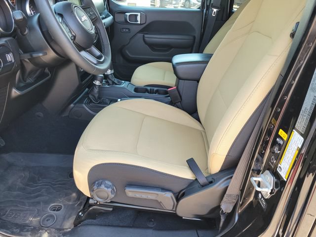 Used 2023 Jeep Gladiator Sport AWD/4WD image 6