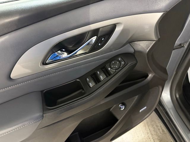 Used 2018 Chevrolet Traverse LT image 8