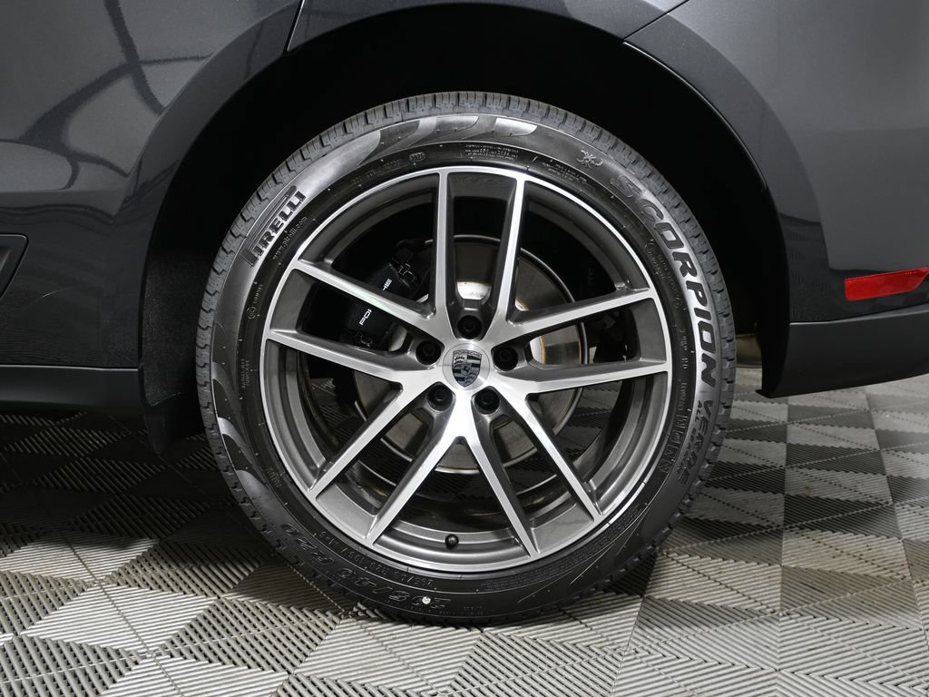 Used 2026 Porsche Macan AWD/4WD image 12