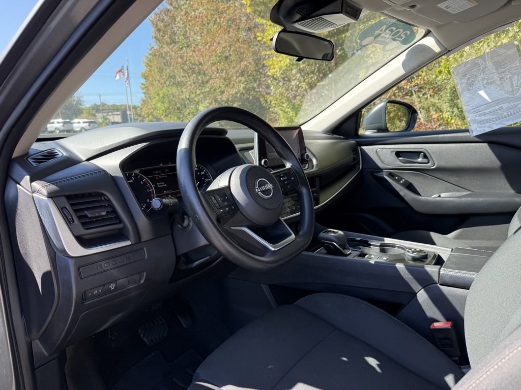 Used 2024 Nissan Rogue S image 19