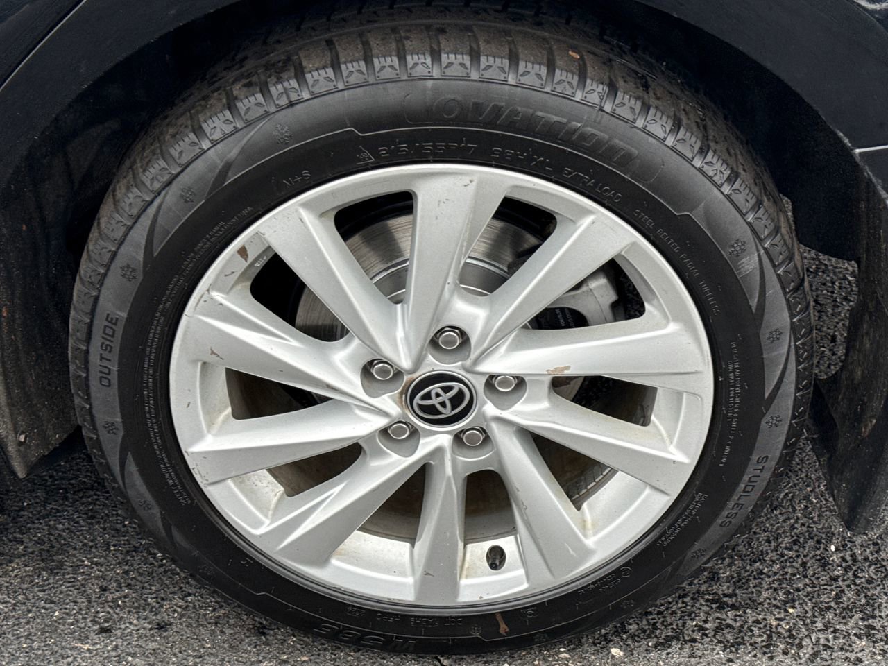 Used 2023 Toyota Camry SE image 10