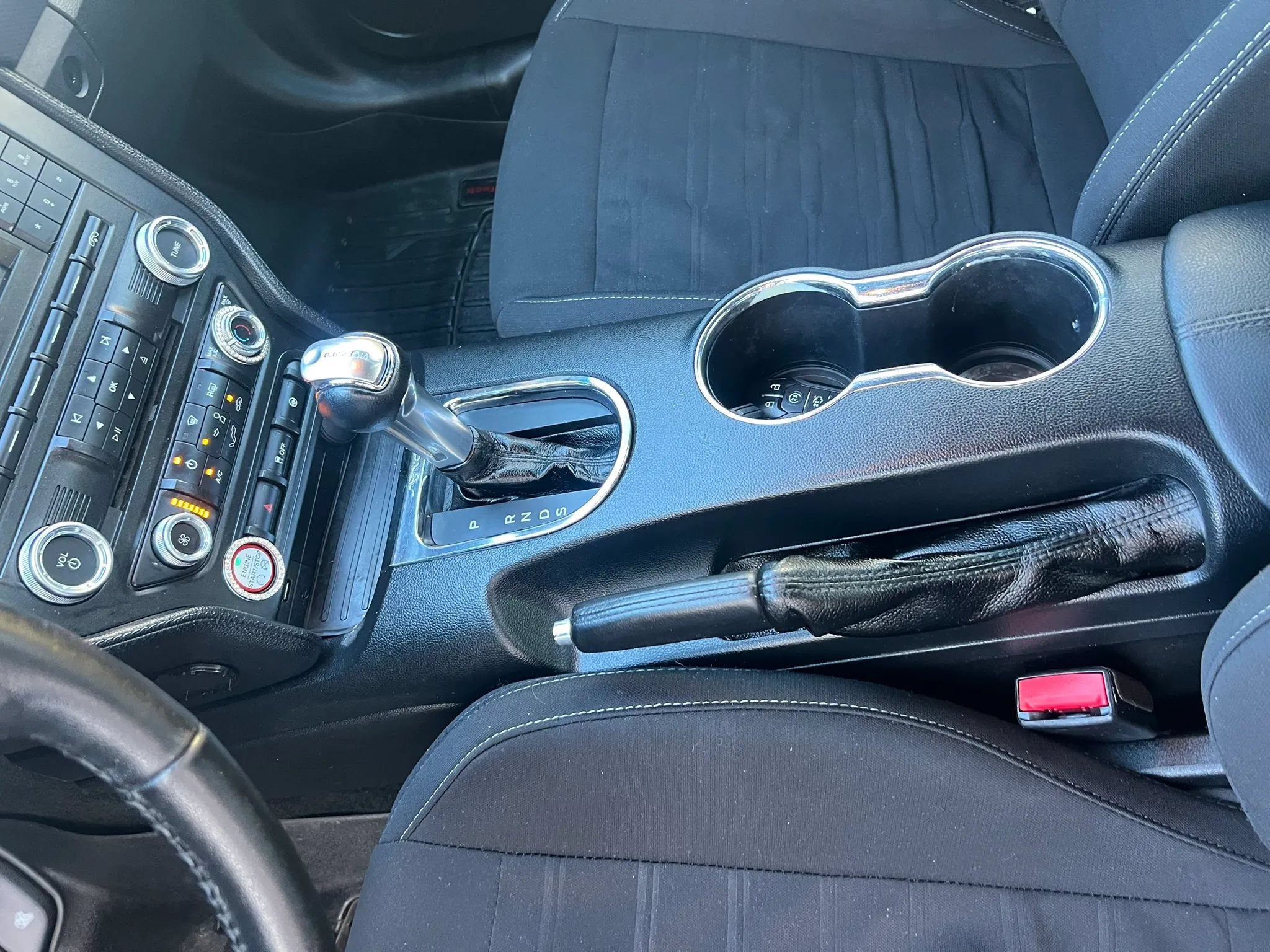Used 2017 Ford Mustang Coupe RWD image 15