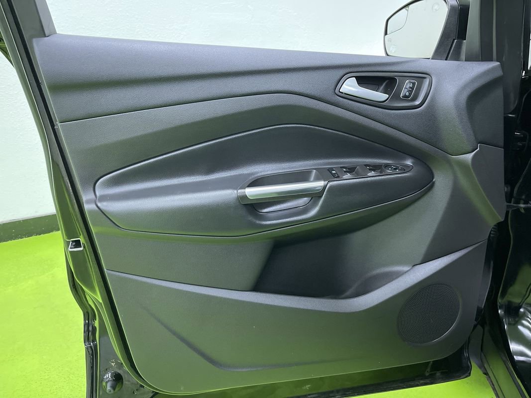 Used 2018 Ford Escape SEL image 16