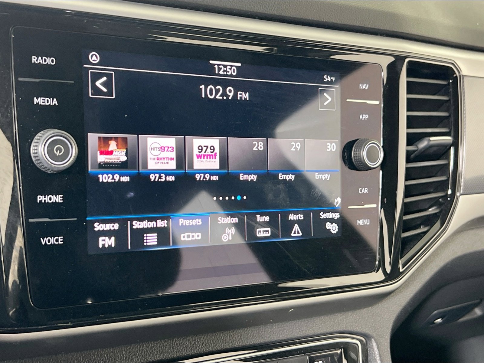 Used 2023 Volkswagen Atlas Cross Sport SEL R-Line image 14